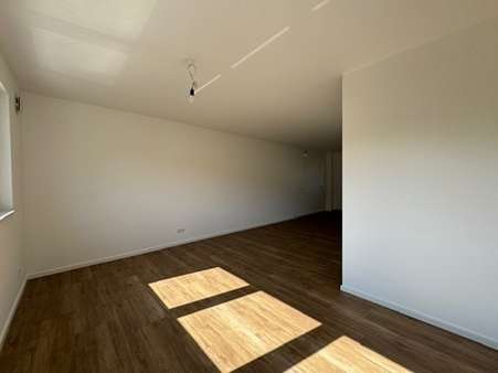 Wohnzimmer - Etagenwohnung in 91257 Pegnitz mit 63m² mieten