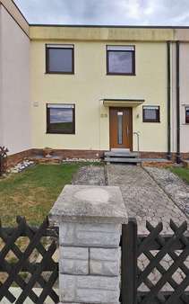 Aussenansicht - Reihenmittelhaus in 95445 Bayreuth mit 107m² kaufen