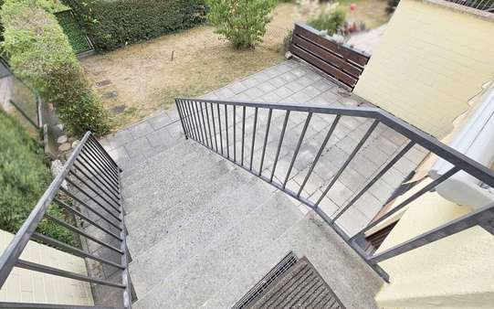 Treppe zum Garten - Reihenmittelhaus in 95445 Bayreuth mit 107m² kaufen