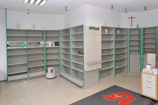 Verkaufsraum - Präsentationswand - Krankenhaus in 95448 Bayreuth mit 130m² kaufen