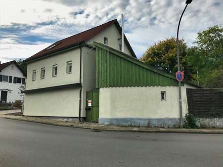 Haus mit Neengebauede - Einfamilienhaus in 95448 Bayreuth mit 112m² kaufen