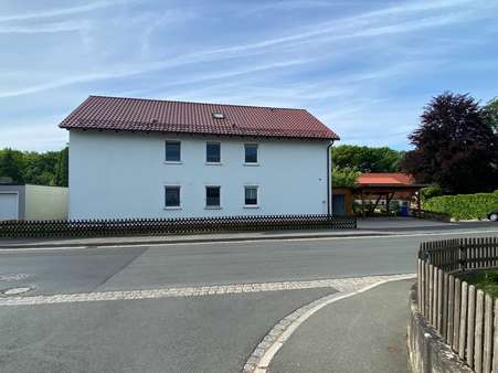 Außenansicht Außenansicht - Mehrfamilienhaus in 95488 Eckersdorf mit 240m² kaufen