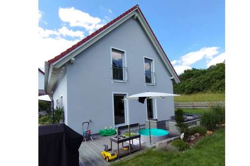 Süd-/Westterrasse - Einfamilienhaus in 95466 Weidenberg mit 145m² kaufen