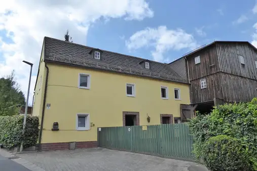 Idyllisches Bauernhaus mit großem Garten