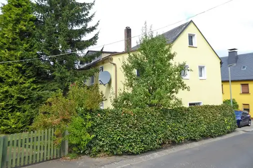 Idyllisches Bauernhaus mit großem Garten