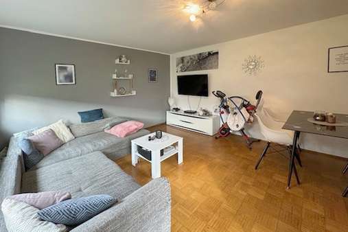 Wohnzimmer  - Erdgeschosswohnung in 95445 Bayreuth mit 54m² kaufen