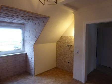 P1070007 - Dachgeschosswohnung in 95100 Selb mit 44m² kaufen