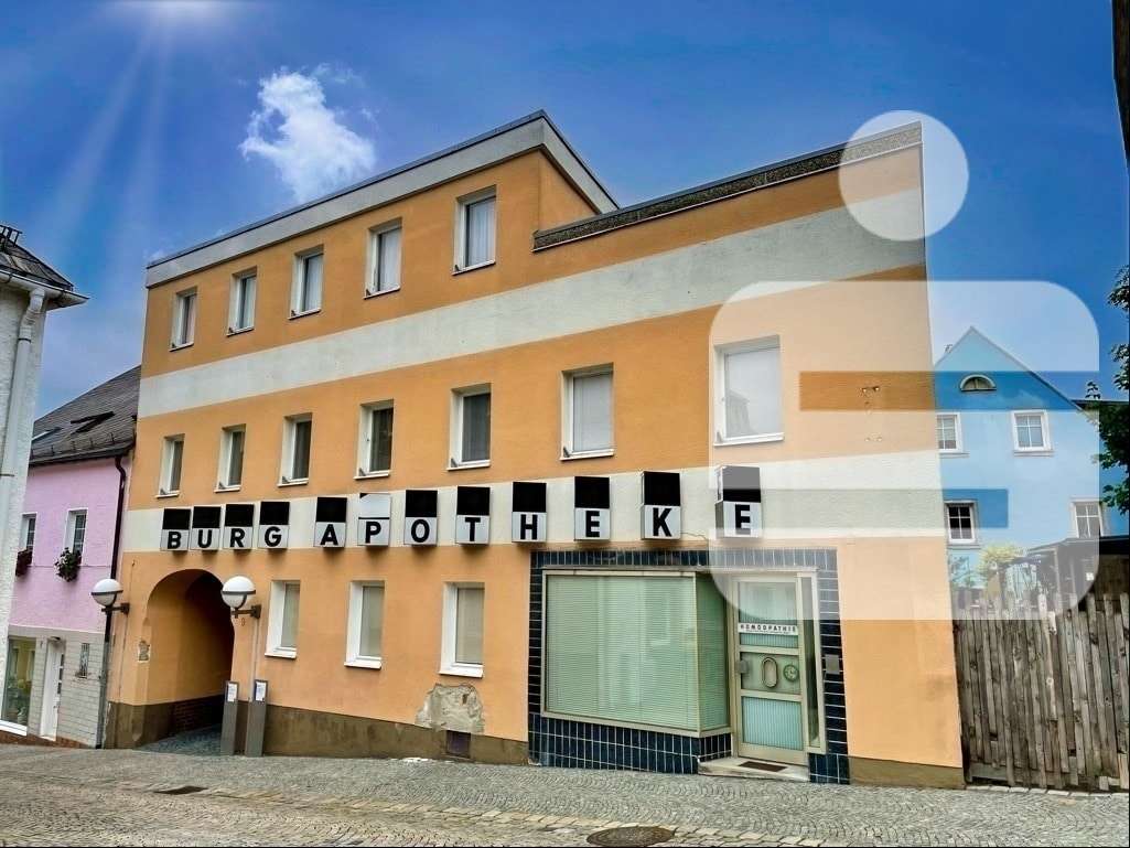 - - - Stadthaus in 95100 Selb mit 220m² kaufen