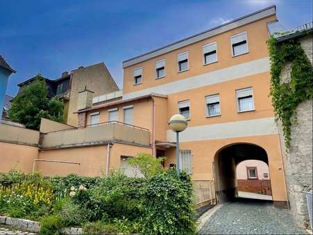 - - - Stadthaus in 95100 Selb mit 220m² kaufen