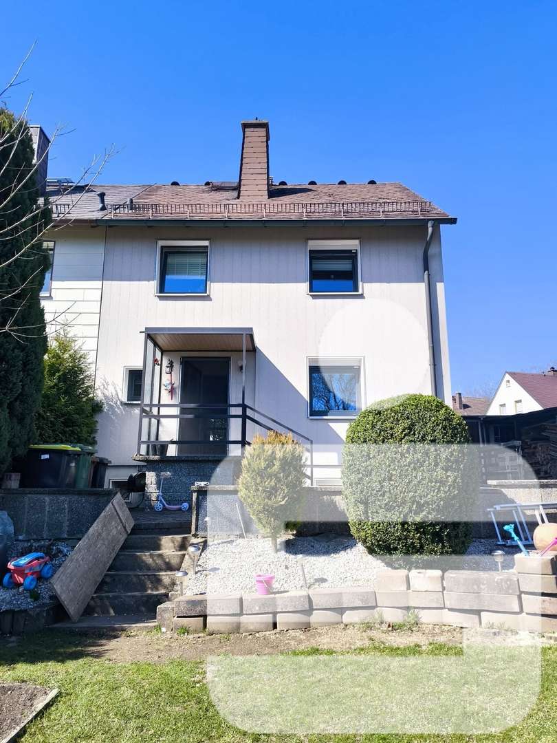Gartenansicht Gartenansicht - Doppelhaushälfte in 95030 Hof mit 95m² kaufen