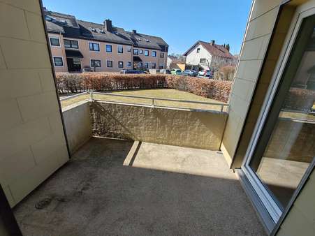 Balkon - Erdgeschosswohnung in 95213 Münchberg mit 83m² kaufen