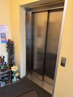 Aufzug - Erdgeschosswohnung in 95213 Münchberg mit 83m² kaufen