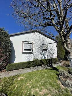 Seitenansicht Seitenansicht - Einfamilienhaus in 95030 Hof mit 116m² kaufen