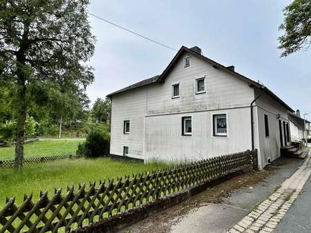 Straßenansicht Straßenansicht - Sonstige in 95179 Geroldsgrün mit 130m² kaufen