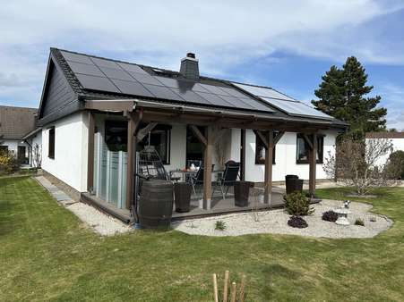 Südwestansicht - Bungalow in 95111 Rehau mit 96m² kaufen