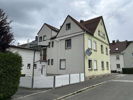 Außenfoto - Mehrfamilienhaus in 95111 Rehau mit 203m² kaufen