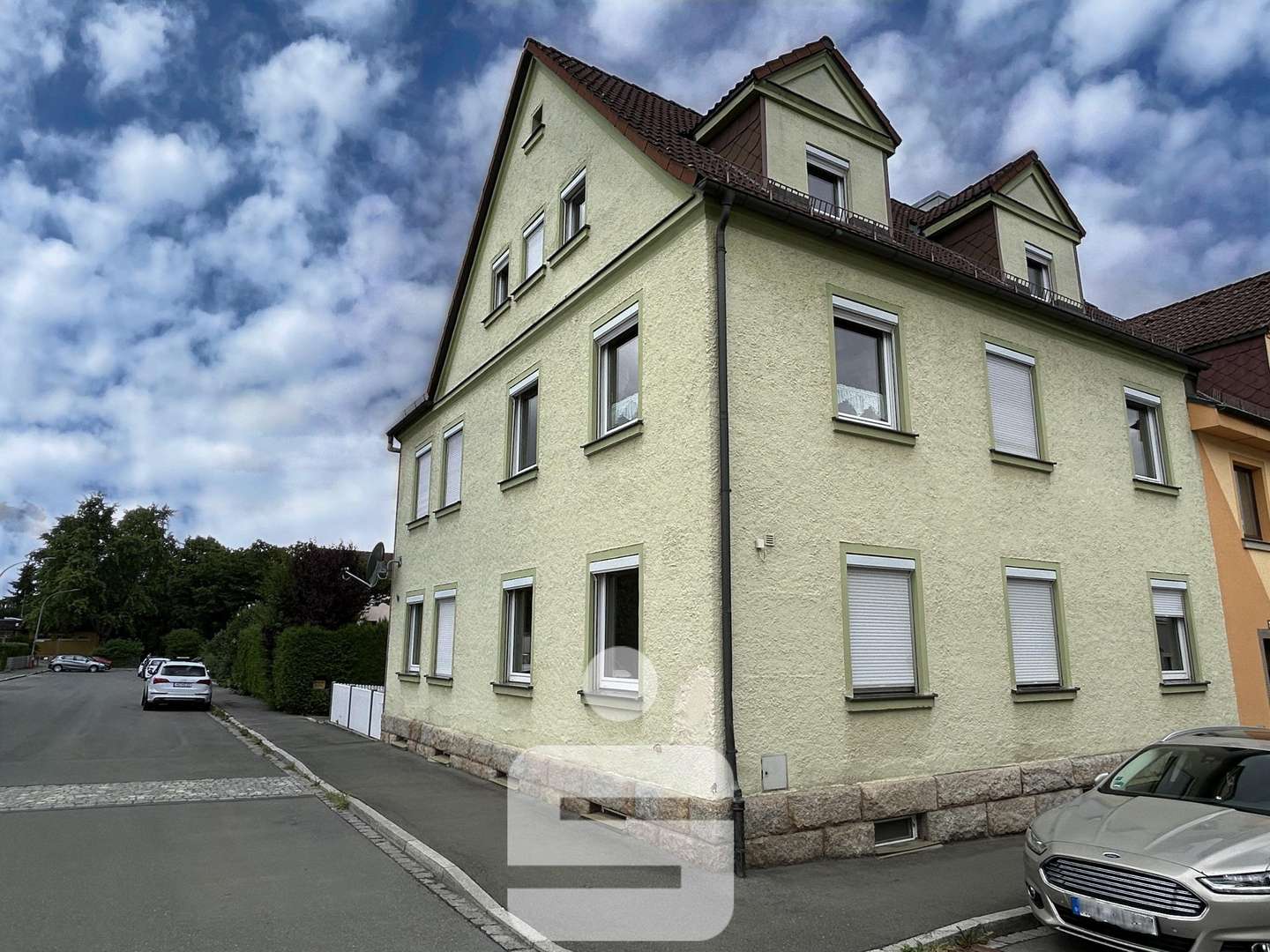 Außenfoto 2 - Mehrfamilienhaus in 95111 Rehau mit 203m² kaufen