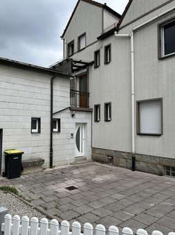 Innenhof - Mehrfamilienhaus in 95111 Rehau mit 203m² kaufen