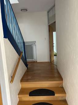 Treppenhaus - Mehrfamilienhaus in 95111 Rehau mit 203m² kaufen