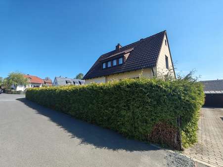 Straßenansicht - Einfamilienhaus in 95158 Kirchenlamitz mit 91m² kaufen