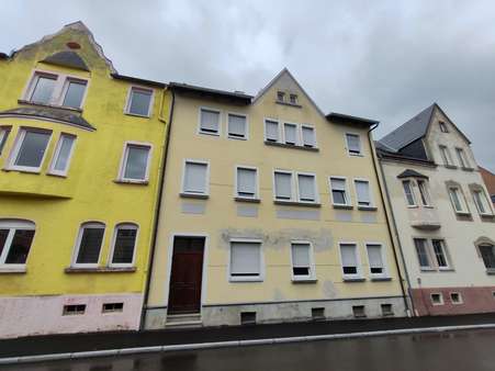 Außenansicht Außenansicht - Mehrfamilienhaus in 95233 Helmbrechts mit 229m² kaufen