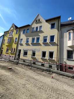 Außenansicht Außenansicht - Mehrfamilienhaus in 95233 Helmbrechts mit 229m² kaufen