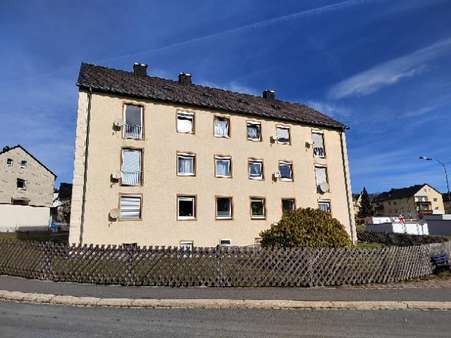 Außenansicht - Etagenwohnung in 95233 Helmbrechts mit 53m² kaufen