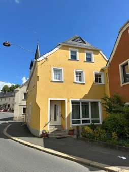 Außenansicht Außenansicht - Mehrfamilienhaus in 95126 Schwarzenbach mit 278m² kaufen
