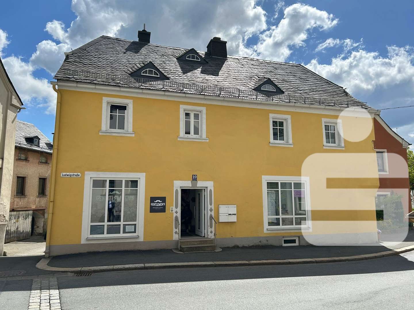 Außenansicht Außenansicht - Mehrfamilienhaus in 95126 Schwarzenbach mit 278m² kaufen