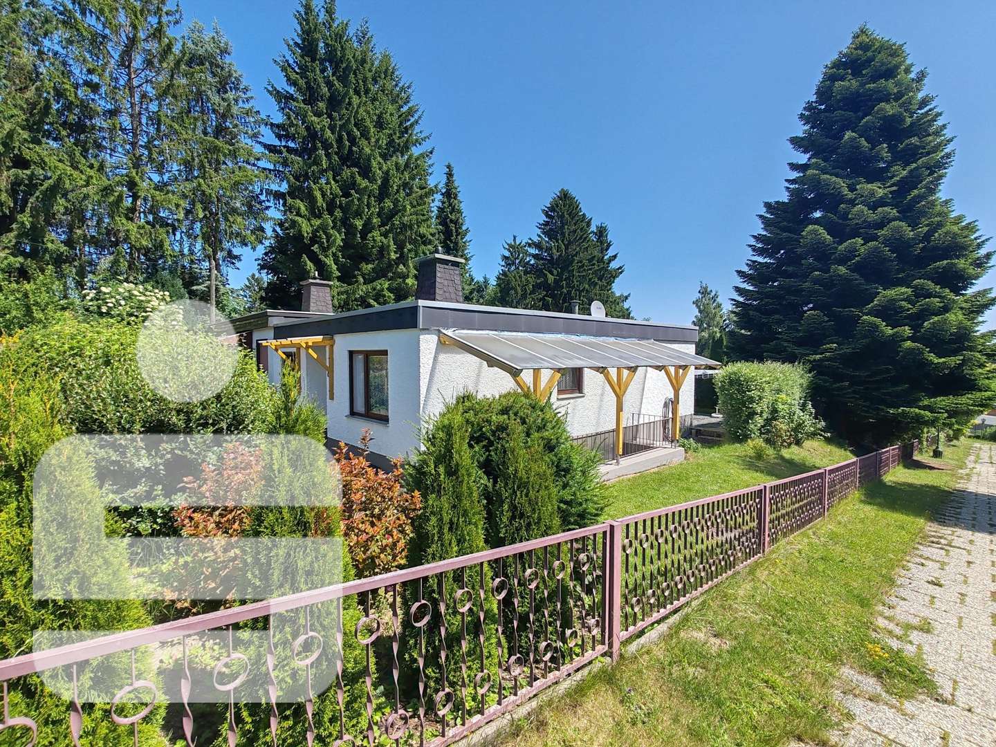 Außenansicht Außenansicht - Doppelhaushälfte in 95233 Helmbrechts mit 65m² kaufen