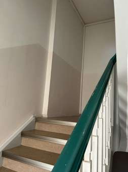 Treppenhaus - Büro in 95111 Rehau mit 194m² kaufen