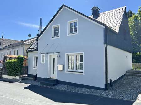 Straßenansicht 3 - Einfamilienhaus in 95138 Bad Steben mit 105m² kaufen