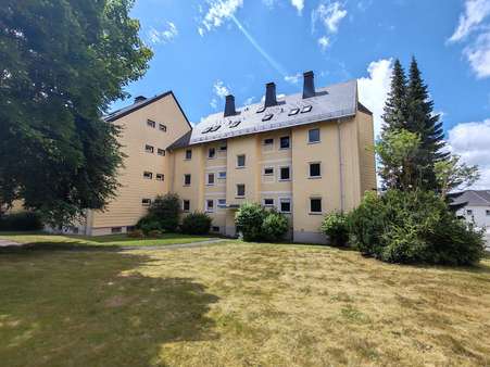 Außenansicht - Etagenwohnung in 95163 Weißenstadt mit 64m² kaufen