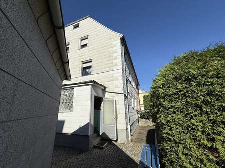 Außenansicht Außenansicht - Mehrfamilienhaus in 95189 Köditz mit 135m² kaufen