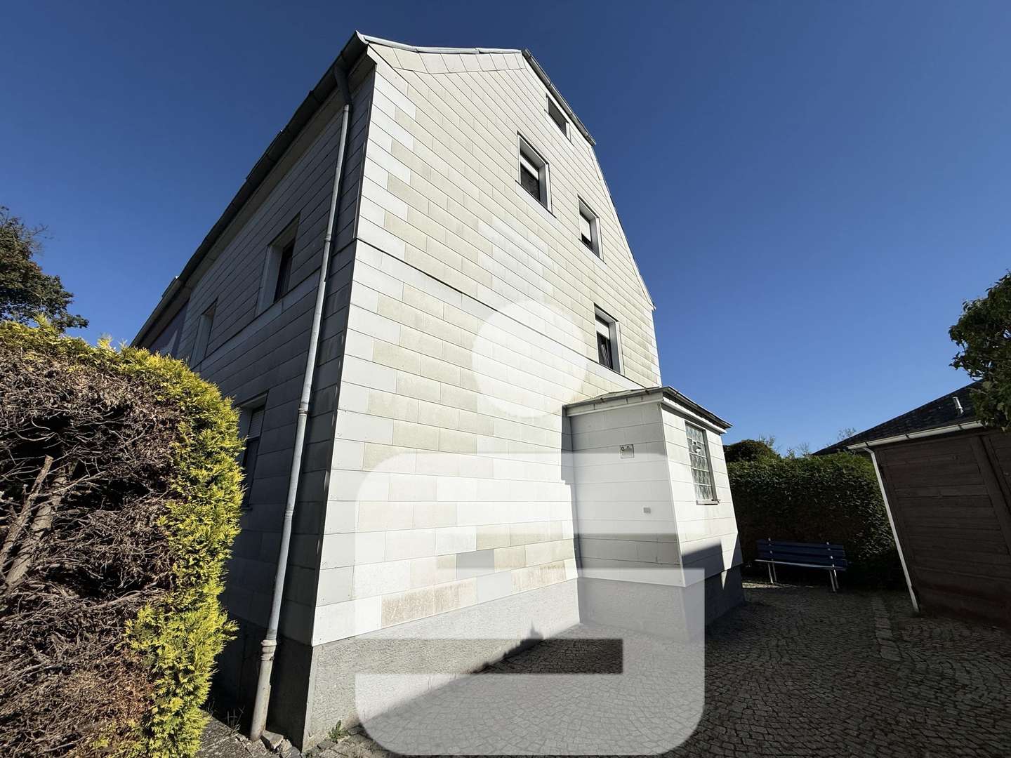 Frontansicht Frontansicht - Mehrfamilienhaus in 95189 Köditz mit 135m² kaufen