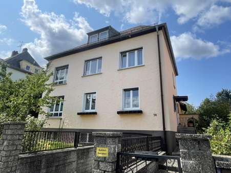 Einfahrt - Mehrfamilienhaus in 95032 Hof mit 160m² kaufen