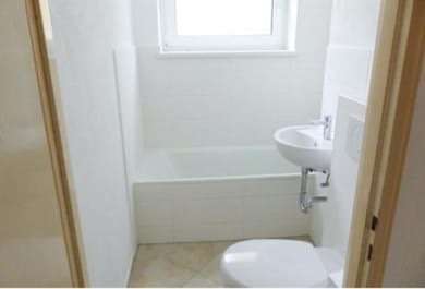 Bad Bad - Erdgeschosswohnung in 95030 Hof mit 37m² kaufen