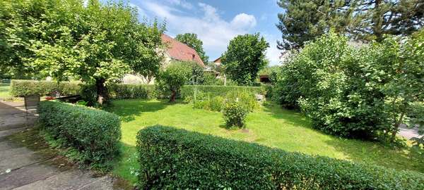 Vorgarten - Zweifamilienhaus in 95615 Marktredwitz mit 297m² kaufen