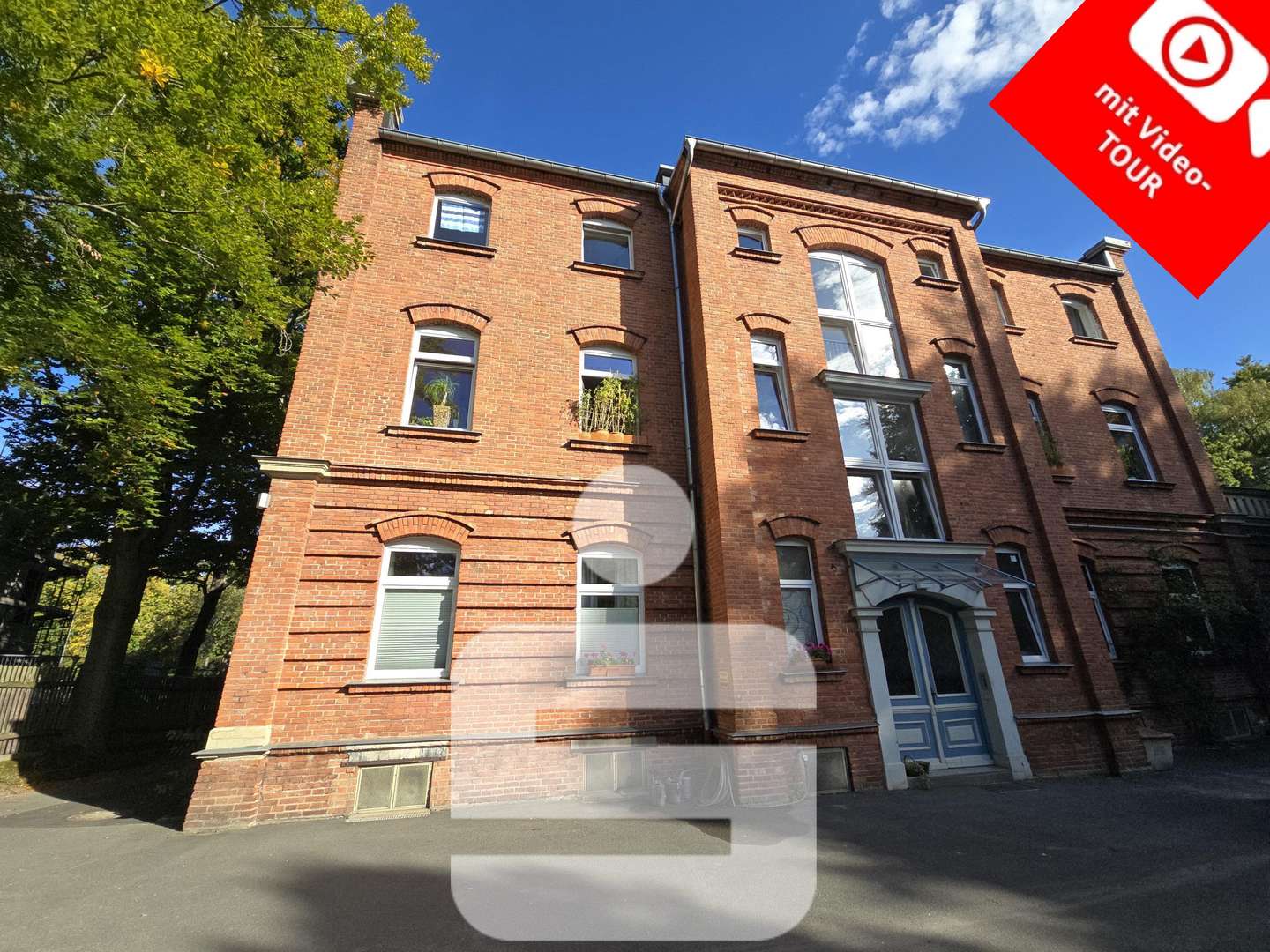 Haupteingang Haupteingang - Dachgeschosswohnung in 95028 Hof mit 123m² kaufen