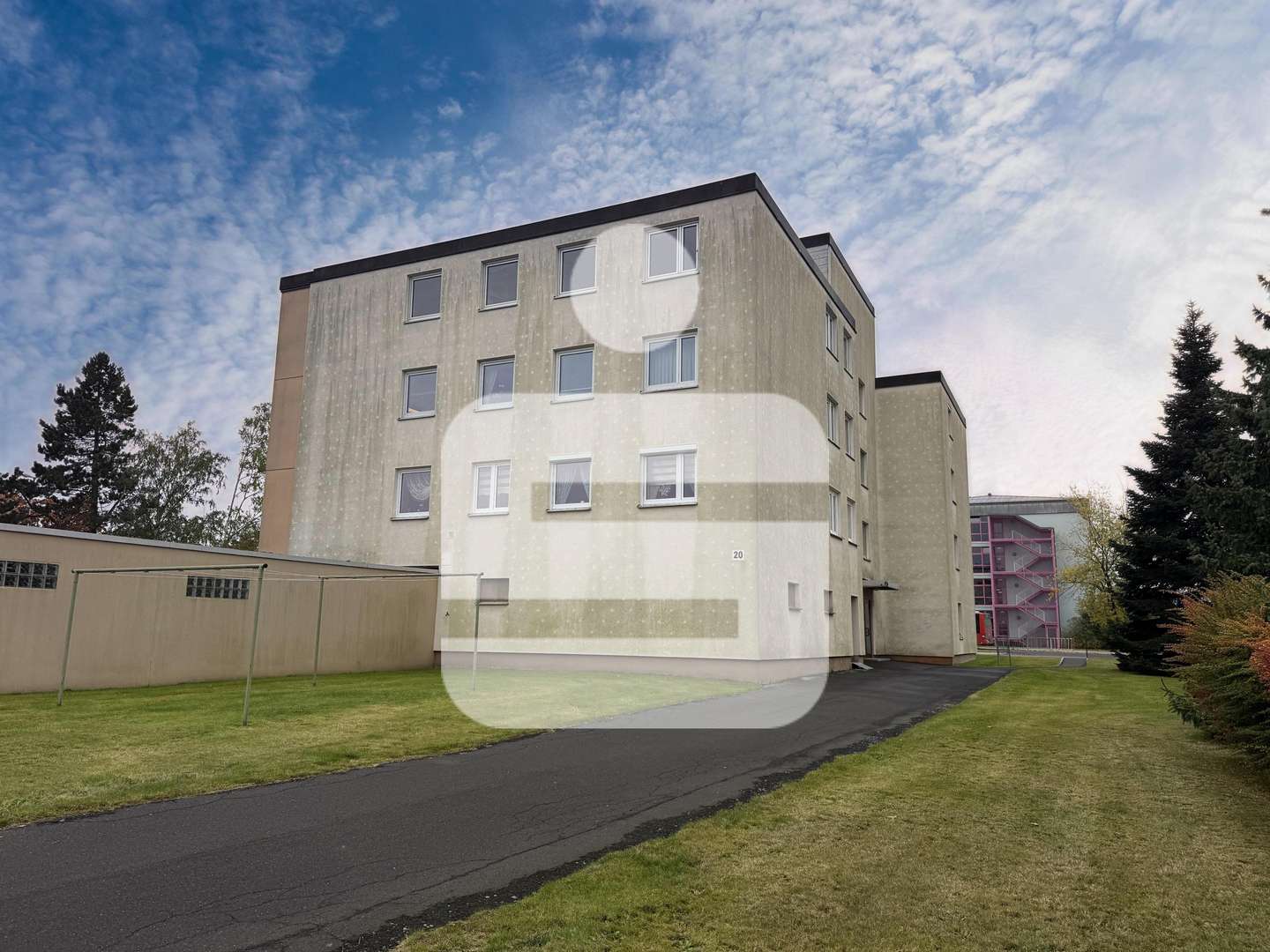 - - - Etagenwohnung in 95100 Selb mit 79m² kaufen