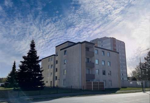 - - - Etagenwohnung in 95100 Selb mit 79m² kaufen