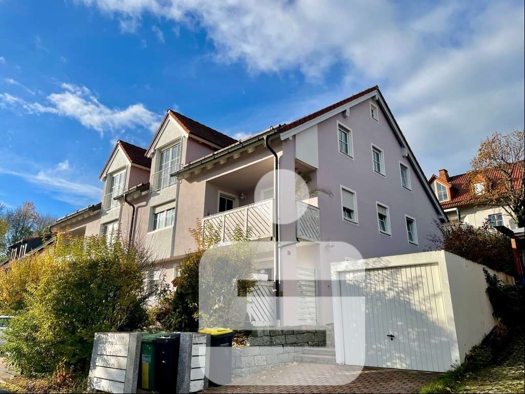 - - Dachgeschosswohnung in 95632 Wunsiedel mit 75m² kaufen