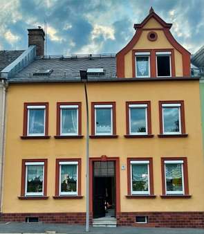 Vorderseite - Stadthaus in 95032 Hof mit 245m² kaufen