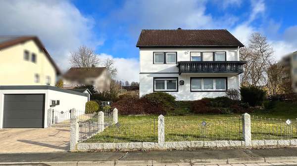 Hausansicht - Einfamilienhaus in 95632 Wunsiedel mit 127m² kaufen