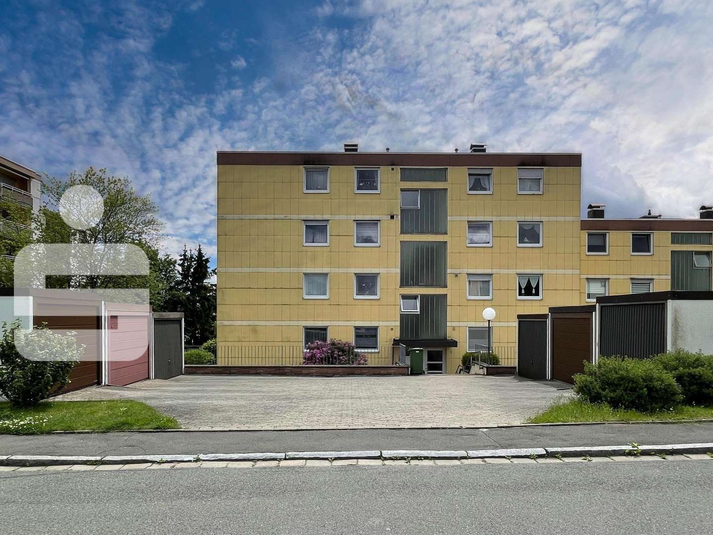 Straßenansicht - Etagenwohnung in 95152 Selbitz mit 70m² kaufen