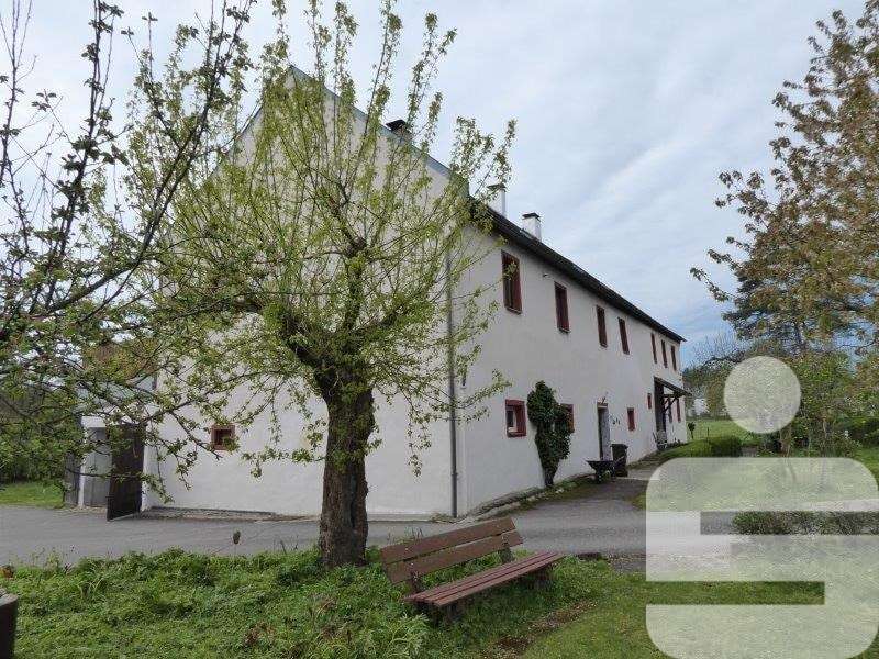 100568-1 - Bauernhaus in 95615 Marktredwitz mit 297m² kaufen