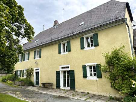 Hausansicht - Einfamilienhaus in 95632 Wunsiedel mit 218m² kaufen