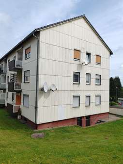Außenansicht - Erdgeschosswohnung in 95233 Helmbrechts mit 78m² kaufen