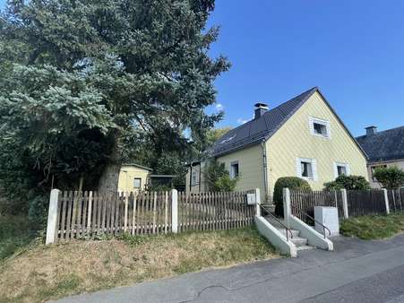 Straßenansicht 2 - Einfamilienhaus in 95191 Leupoldsgrün mit 95m² kaufen