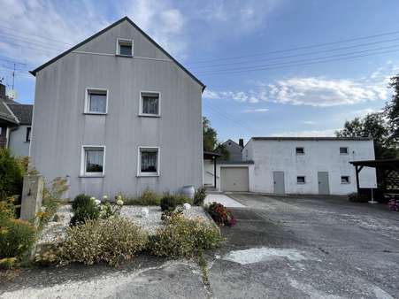 Vorderansicht - Einfamilienhaus in 95183 Trogen mit 120m² kaufen